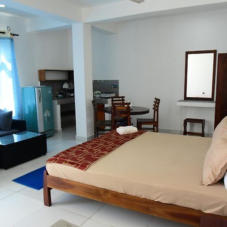 Hotel Happy Tuna Hikkaduwa Esterno foto