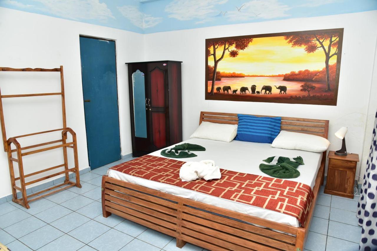 Hotel Happy Tuna Hikkaduwa Esterno foto