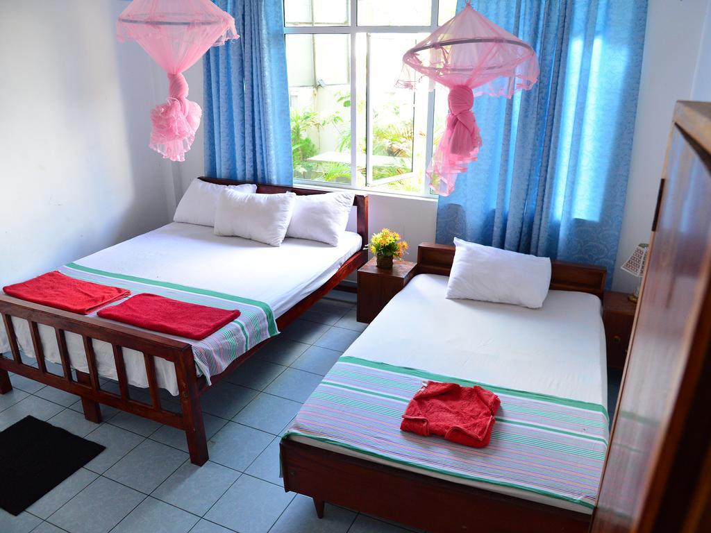Hotel Happy Tuna Hikkaduwa Esterno foto