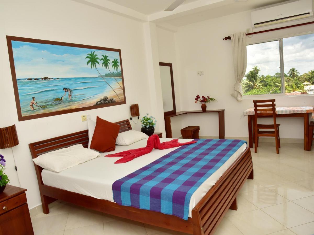 Hotel Happy Tuna Hikkaduwa Esterno foto
