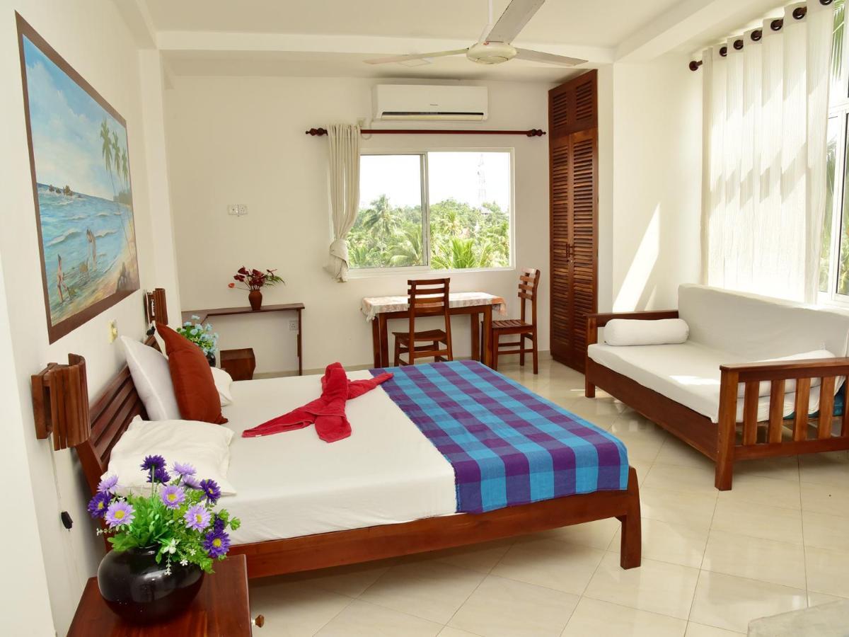 Hotel Happy Tuna Hikkaduwa Esterno foto
