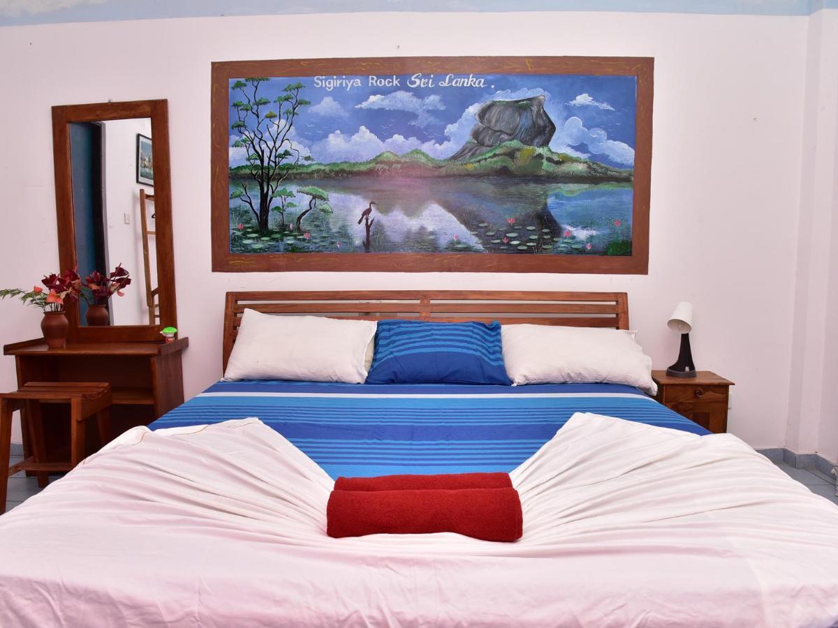 Hotel Happy Tuna Hikkaduwa Esterno foto
