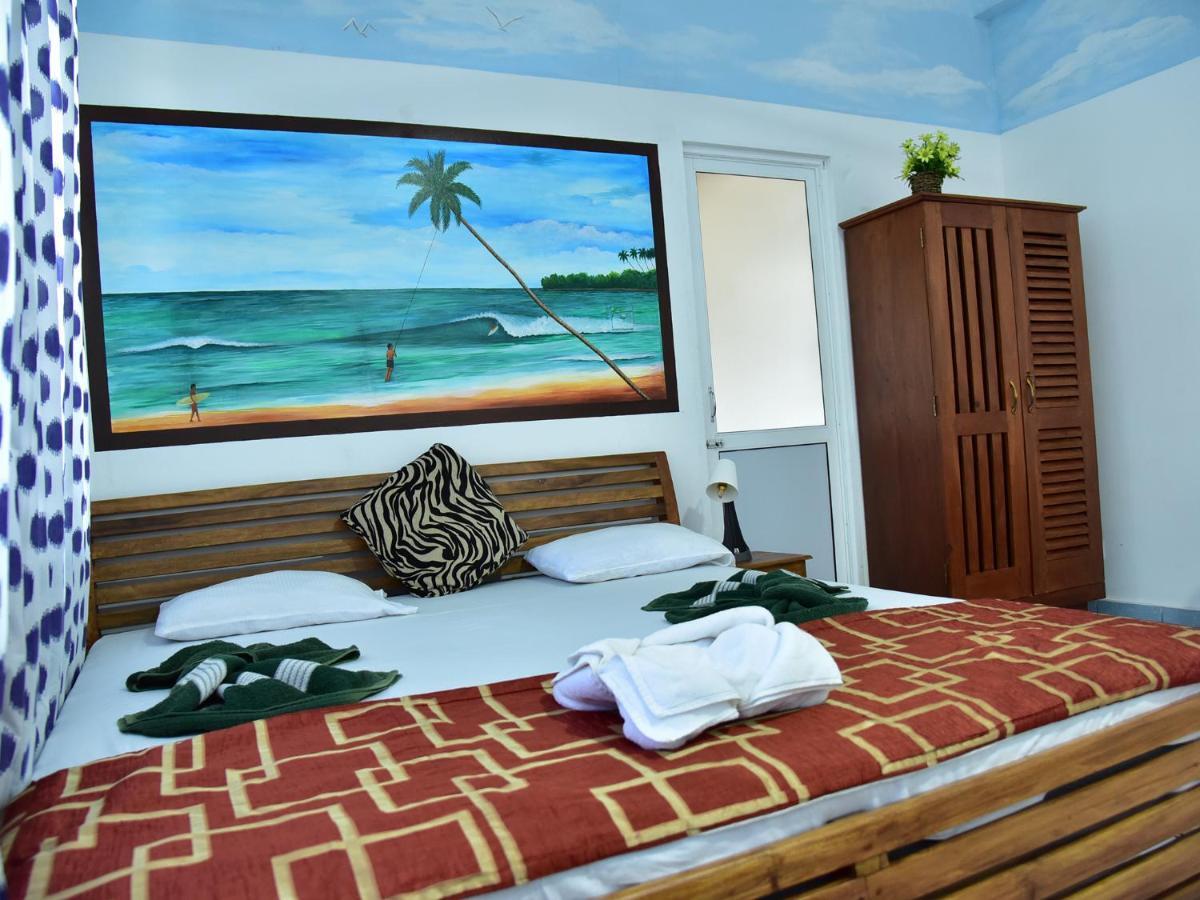Hotel Happy Tuna Hikkaduwa Esterno foto