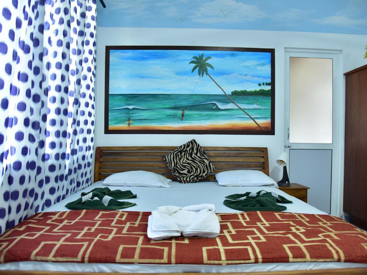 Hotel Happy Tuna Hikkaduwa Esterno foto